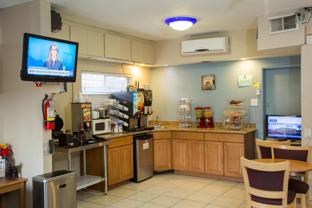 Brawley Townhouse Inn And Suites المظهر الخارجي الصورة