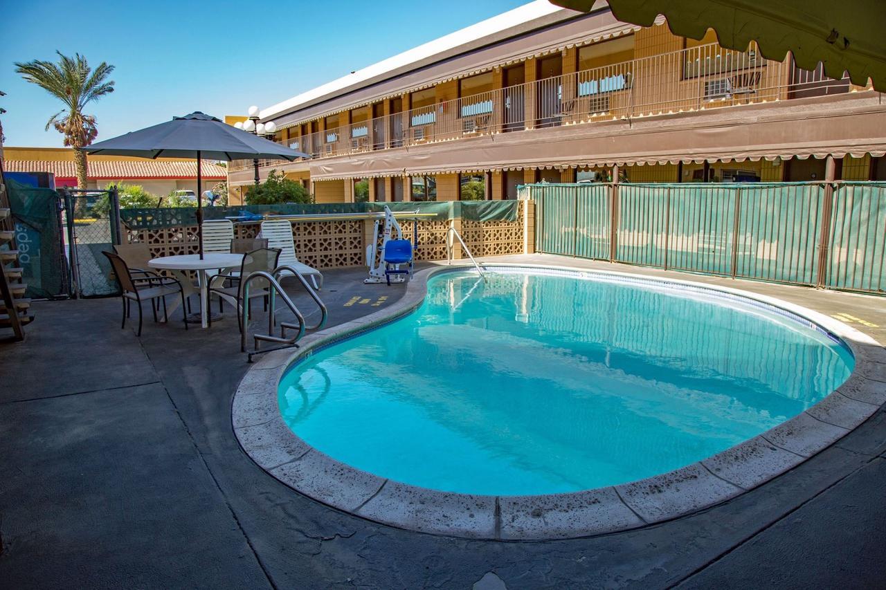 Brawley Townhouse Inn And Suites المظهر الخارجي الصورة