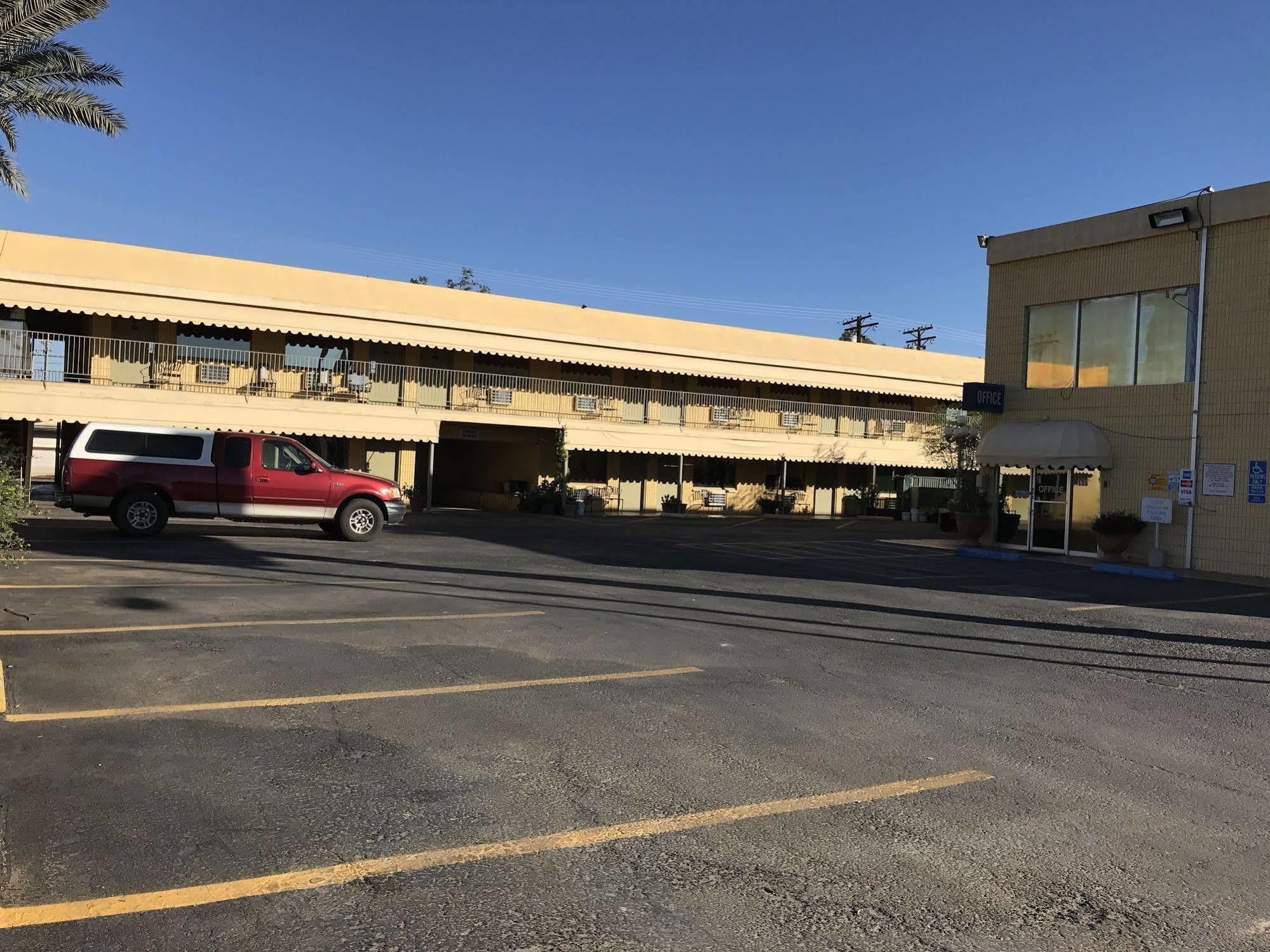 Brawley Townhouse Inn And Suites المظهر الخارجي الصورة