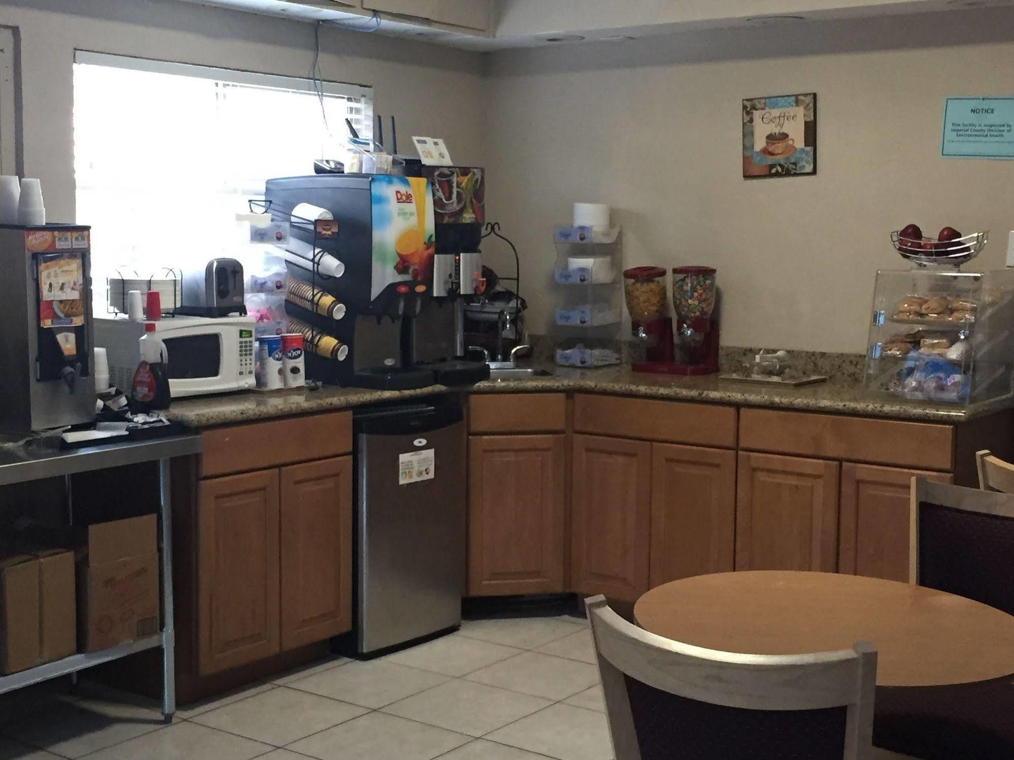 Brawley Townhouse Inn And Suites المظهر الخارجي الصورة