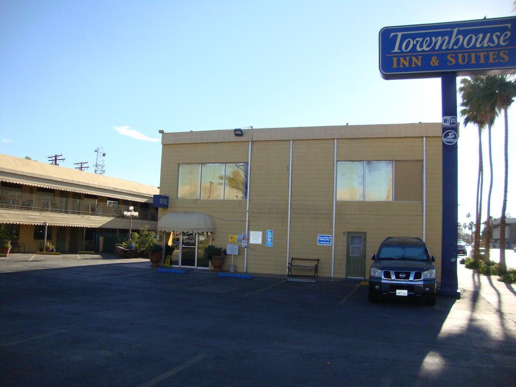Brawley Townhouse Inn And Suites المظهر الخارجي الصورة