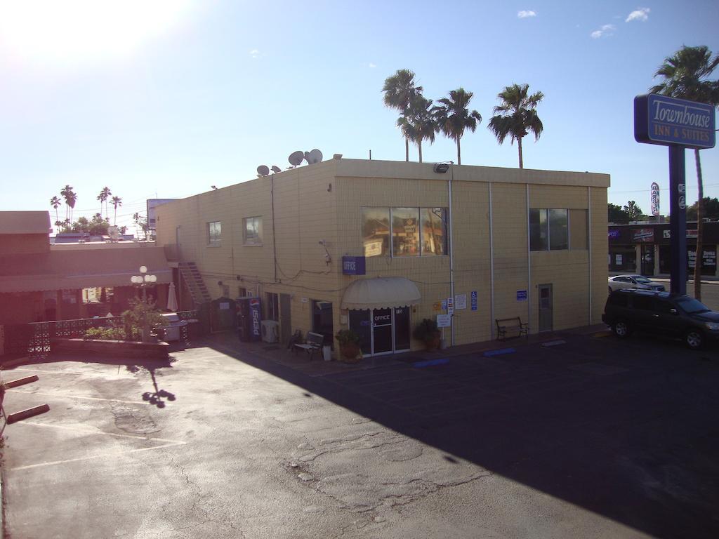 Brawley Townhouse Inn And Suites المظهر الخارجي الصورة